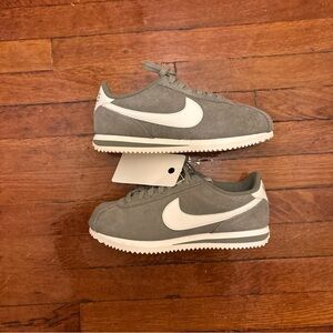 Women’s Nike Cortez Taupe gray Suede Sneakers with White Swoosh size 7